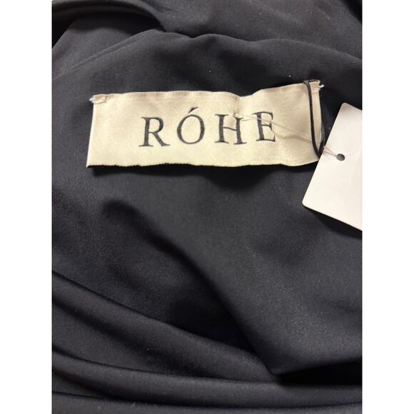 Rohe ASYMMETRICAL OFF SHOULDER
TOP I NOIR
$250.00
NWT - Picture 8 of 10